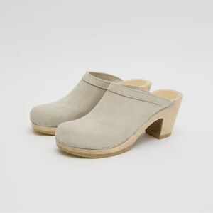 No. 6 Old School Clog on High Heel in Chalk Suede
